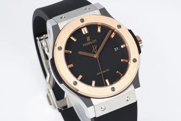 Hublot 42mm with Black Dial and Black Rubber Strap - Image 3