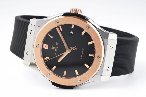 Hublot 42mm with Black Dial and Black Rubber Strap - Image 4