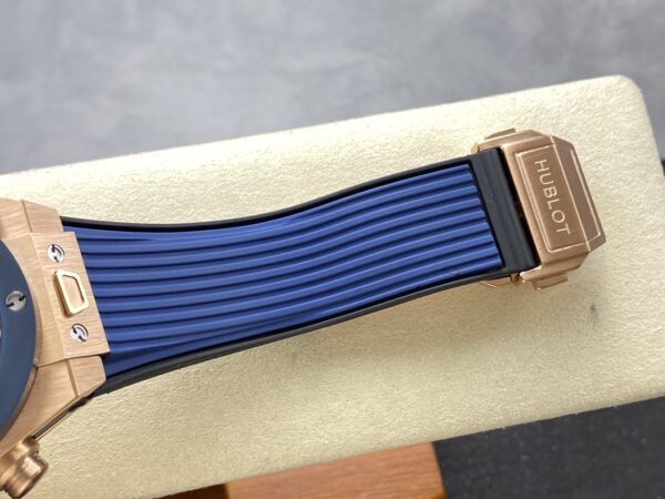 Hublot Big Bang 411.OX.1180.RX.1704 45mm with Blue Rubber Strap - Image 7