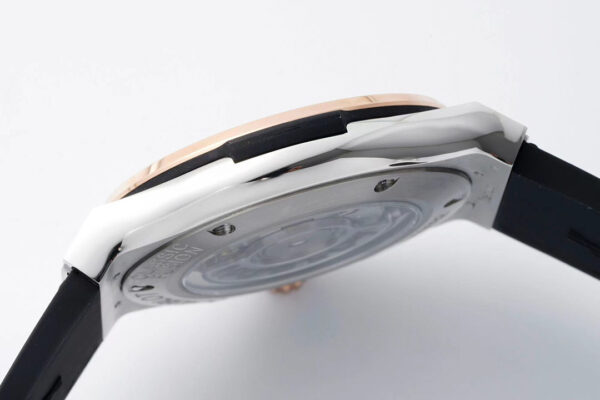 Hublot 42mm with Black Dial and Black Rubber Strap - Image 5
