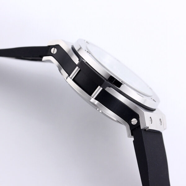 Hublot Big Bang 301.SM.1770.RX Men’s Silver Case 44mm Stainless Steel with Black Dial and Rubber Strap. - Image 5