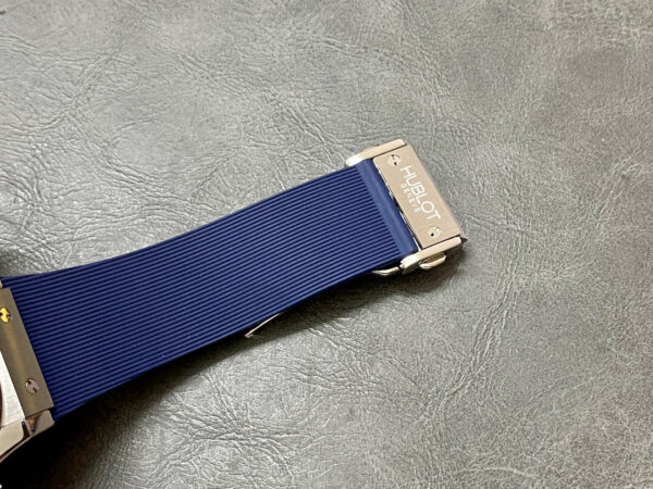 Hublot 45mm with Blue Dial and Blue Rubber Strap - Image 6